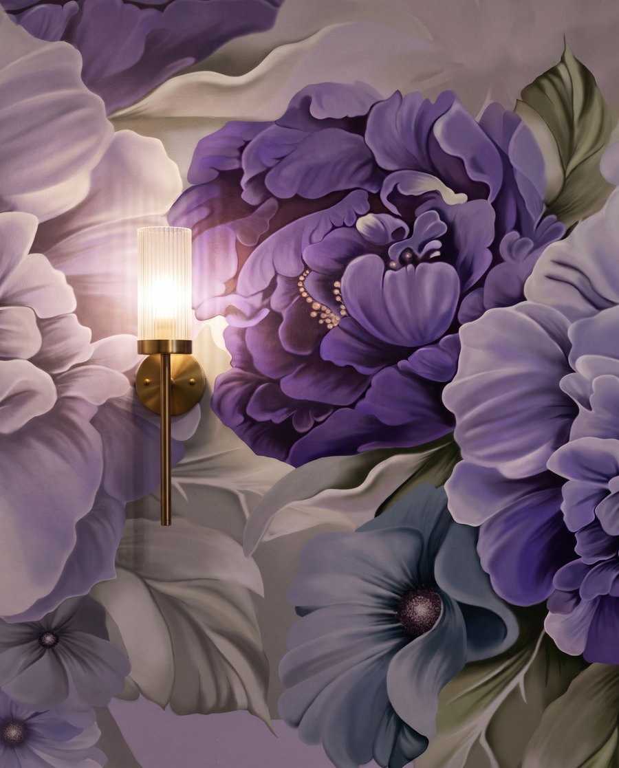Plné květy v rozích — detail