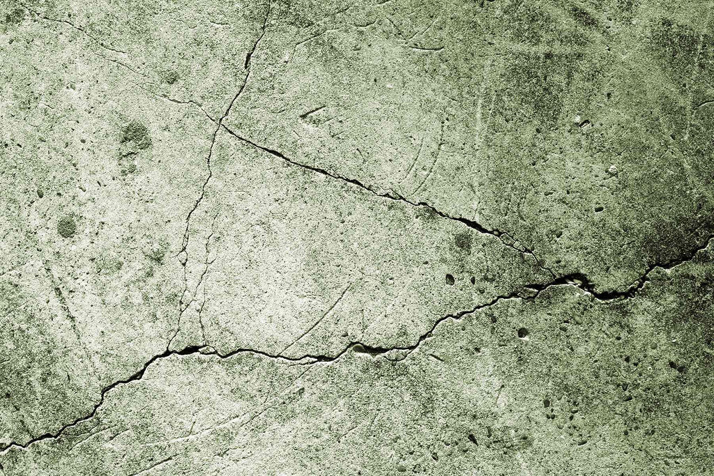 Praskliny v opotřebovaných vrstvách — celý design
