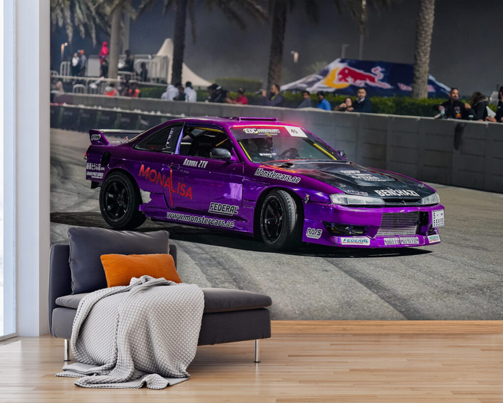 Fialové auto v driftu — interiér 1
